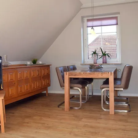 Haus Amrum 21 公寓 *